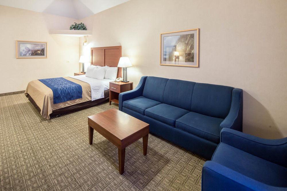 Wingate By Wyndham Anchorage Downtown - Ship Creek Hotel Bagian luar foto