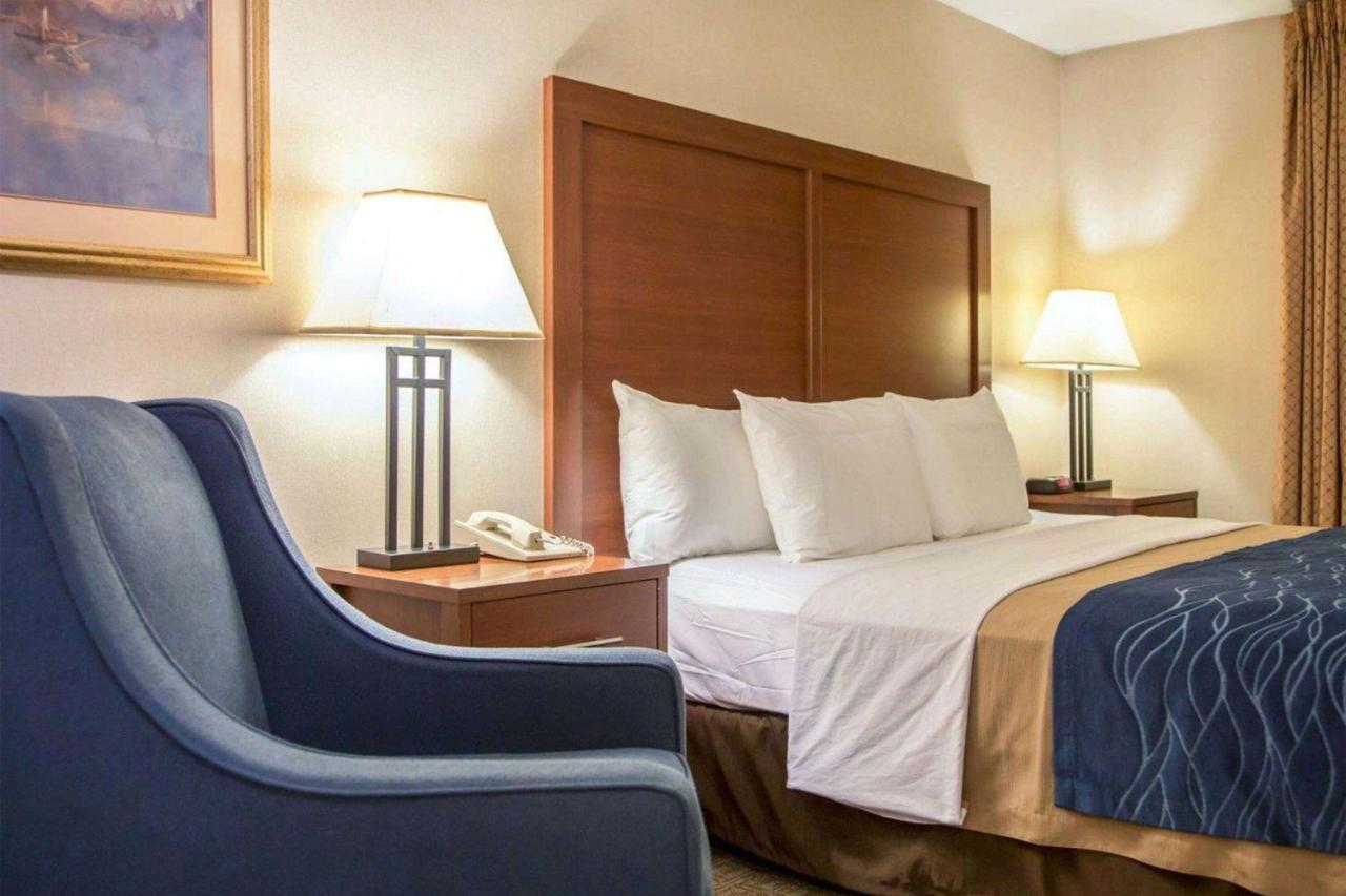 Wingate By Wyndham Anchorage Downtown - Ship Creek Hotel Bagian luar foto