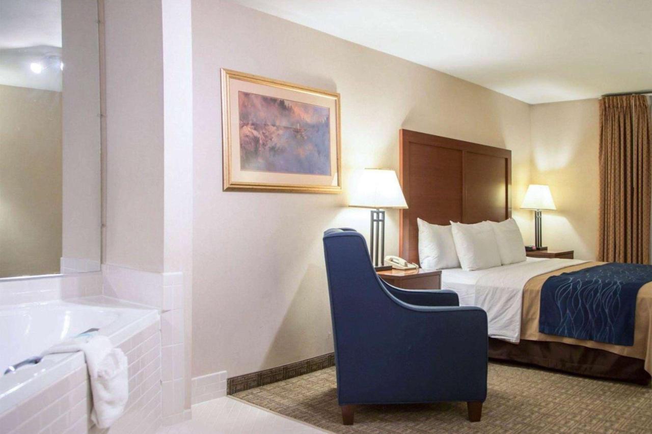 Wingate By Wyndham Anchorage Downtown - Ship Creek Hotel Bagian luar foto