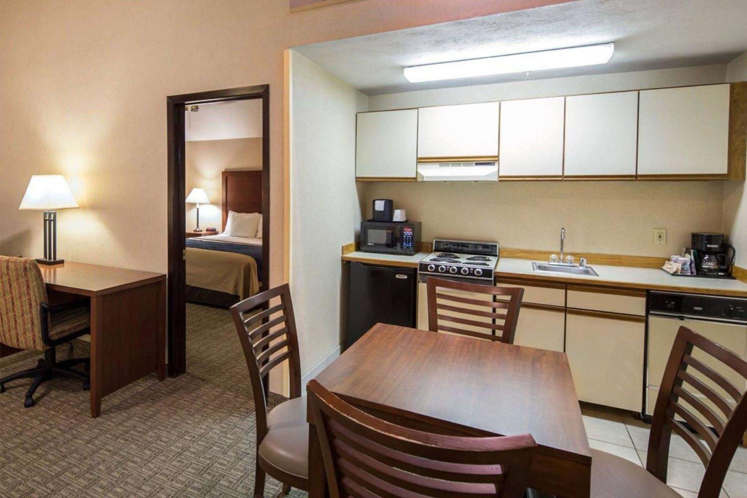 Wingate By Wyndham Anchorage Downtown - Ship Creek Hotel Bagian luar foto