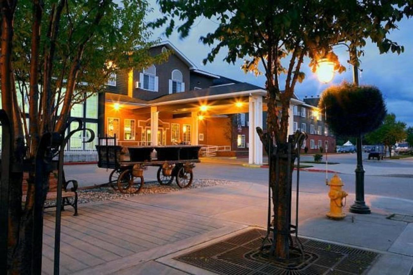 Wingate By Wyndham Anchorage Downtown - Ship Creek Hotel Bagian luar foto