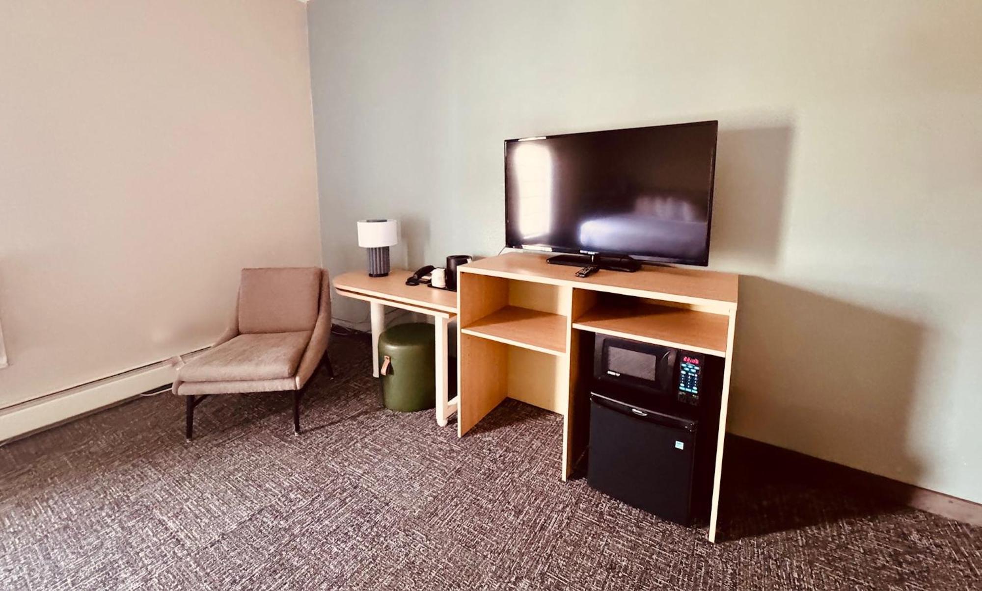 Wingate By Wyndham Anchorage Downtown - Ship Creek Hotel Bagian luar foto
